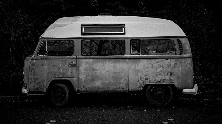 【超！閲覧注意】「運転しながらライブ配信中でーす♪」→ 9人死亡したグロ動画。