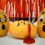 パーティー中に喧嘩した女性が刺されて死亡。