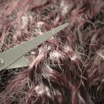 【閲覧注意】ブラジルの女の子、髪を切られリンチされヤバイ姿になってしまったグロ動画･･･。