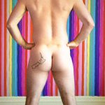 【衝撃映像】お尻のできもの、潰してみたらできものなんてレベルじゃなかった･･･。