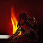 【閲覧注意】子供を誘拐した2人の男性、暴徒と化した住民たちに “焼打ちの刑” にされるグロ動画。