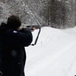 州知事さん、冬眠中のクマを銃で撃ち殺して大炎上。