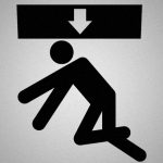 【閲覧注意】三輪バイクがトラックの積載物に “ペシャンコにされてしまった” グロ動画･･･。