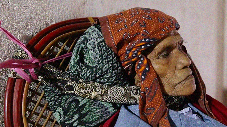 【閲覧注意】インドネシアに残る文化。”死者と共に暮らす” トラジャ族。