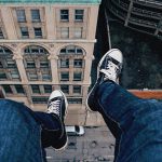 【閲覧注意】飛び降り自殺した男性、近づいてみたらヤバイ姿になってたグロ動画･･･。