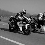 【閲覧注意】違法バイクレースの集団が事故を起こした現場が凄惨すぎるグロ動画･･･。