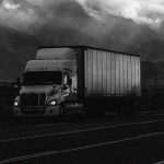 【閲覧注意】トラックに轢かれた女性、左腕が無い･･･その脇には･･･。