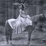 まるで “悪魔の化身” のようなヤギが撮影される。