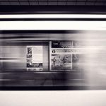 電車に乗り遅れた男性、走る電車に乗り移ろうとして死亡。