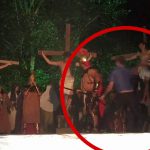 イエス・キリストが磔にされる舞台に耐えきれなかった男、乱入してイエスを救う。