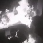 【衝撃映像】息子の医療処置が遅れたことに腹を立てた父親、病院を燃やす。