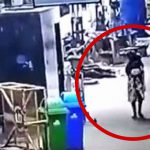 駅のホームで赤ちゃんを盗む女が撮影される。