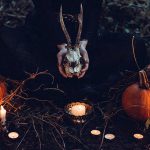 【閲覧注意】カルト教団に入ってしまった女の子、ヤバイ儀式で小指を失うグロ動画･･･。