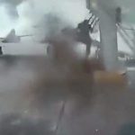 【中国】ガソリンスタンドで給油中の車が爆発。