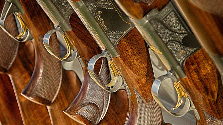 【閲覧注意】ライフル銃自殺に失敗した男、顔がヤバい事になってしまったグロ動画。