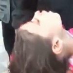 【超！閲覧注意】頭が割れ、脳ミソがこぼれて死亡した女の子のグロ動画。