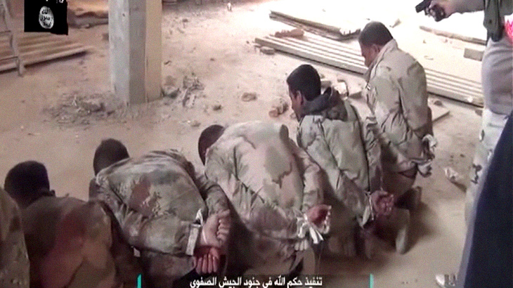 【閲覧注意】15人の捕虜を1人ずつ射殺していくグロ動画。