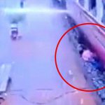 【閲覧注意】電車から飛び降りた男性、何度も轢かれて死亡したグロ動画。