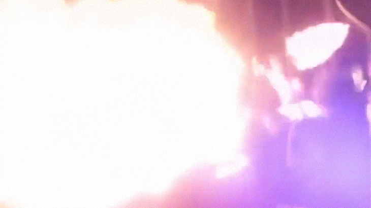 イベント中に突然爆発が起こり多くの負傷者を出したアクシデント映像。