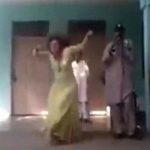 結婚式の余興としてダンスを披露する女性アーティスト → 銃で撃たれて死亡。