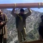 【閲覧注意】3人の男が絞首刑にされる処刑映像。