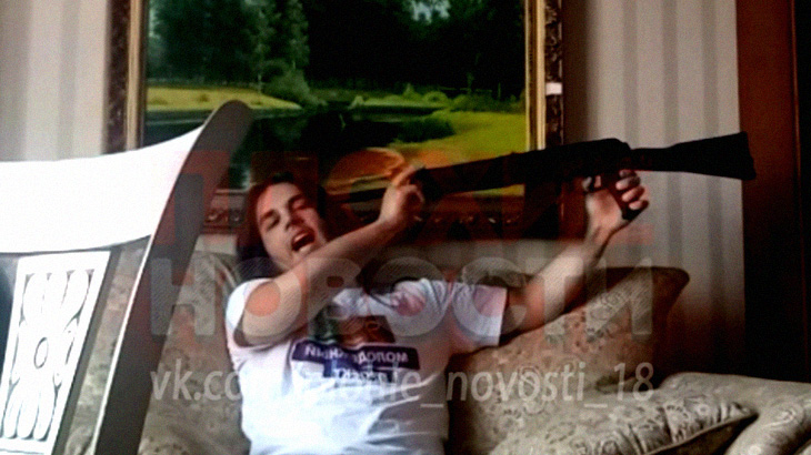 【超！閲覧注意】ライブ配信中にショットガン自殺した男の顔、吹き飛ばされる･･･。