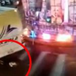 歩行者に気づかなかったバス、タイヤで轢いても気づかない･･･。