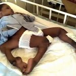 【衝撃映像】3本足で産まれてきた11歳の少年。