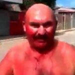 【閲覧注意】全裸の男、自分のペ●スを切断して踊るイカれた光景。