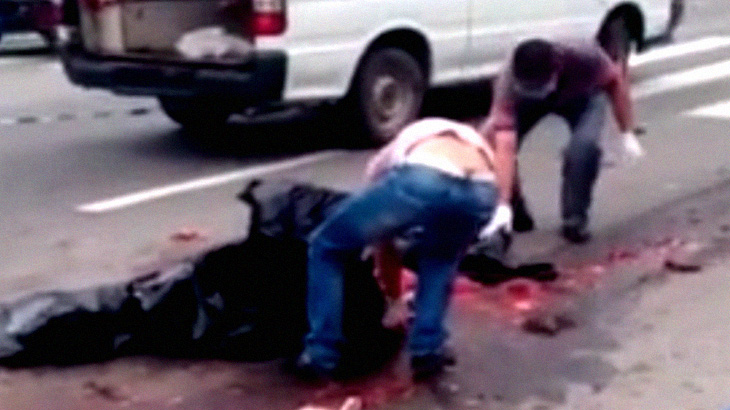 【閲覧注意】車に轢かれて “グッチャグチャになった死体を回収” するお仕事･･･。