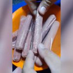 【恐怖】スーパーで買ったウインナーの中から小さな白いワームが･･･。