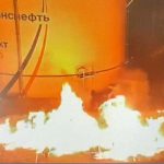 石油タンク場で火災。200㎡にまで燃え広がったアクシデント映像。