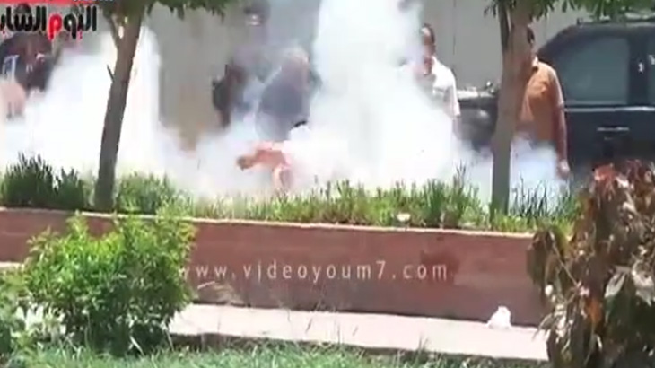 【衝撃映像】爆弾処理に失敗して大怪我を負ってしまった処理班。