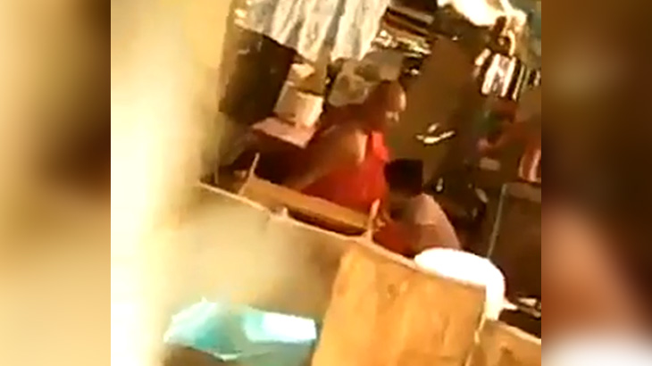 ミャンマーの僧侶、女性にフェラチオさせてしまう。