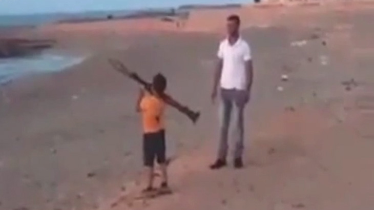 8歳の男の子による初めてのRPG（※対戦車ロケット弾の方）。