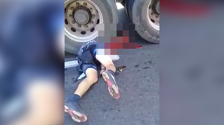 【閲覧注意】自転車に乗っていた女性、トラックのタイヤに踏み潰されてしまう･･･。