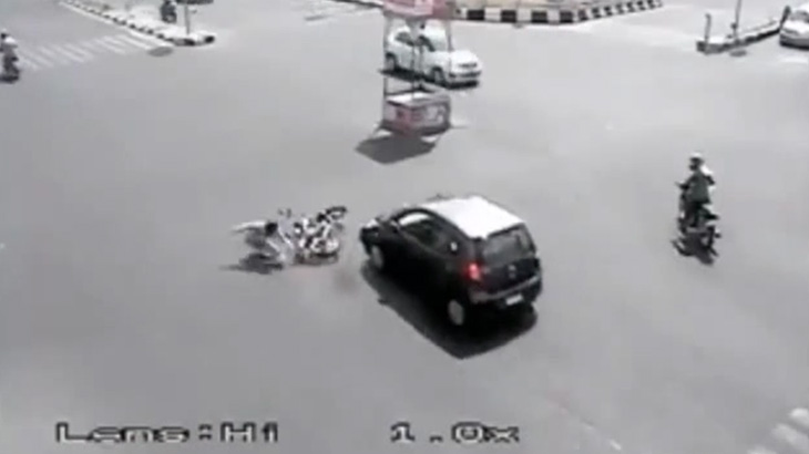 事故が起こりすぎる交差点 in インド。