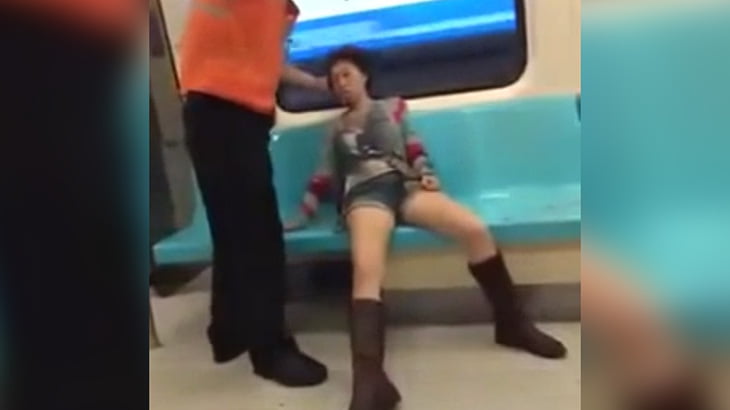 酒を飲みすぎた女の子、電車の中でゲロ吐いて死んでしまう･･･。