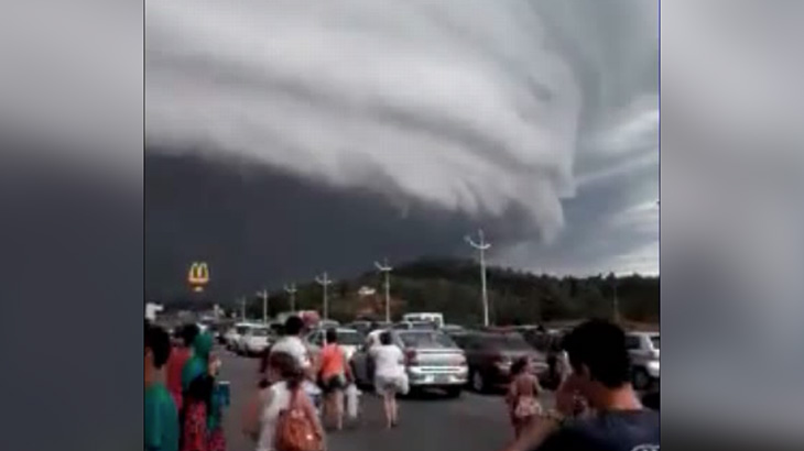 【衝撃映像】”この世の終わり” みたいな雲が撮影される。