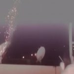 【衝撃映像】打ち上げ花火が “猛スピードでベランダに向かってくる” とか怖すぎるだろ･･･。
