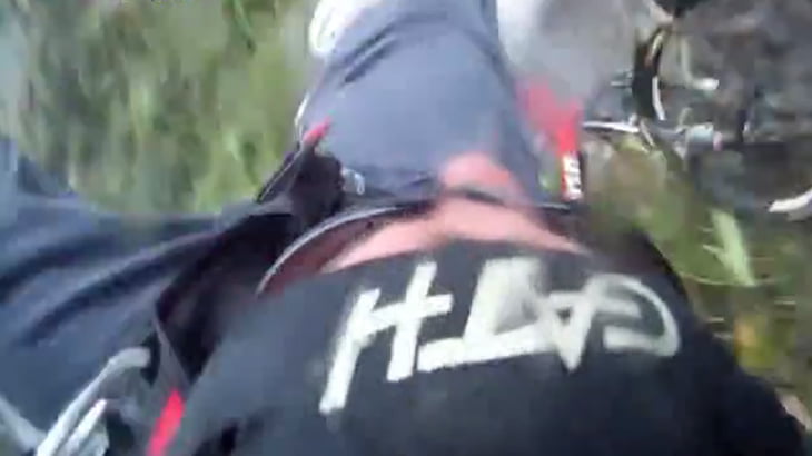 【衝撃映像】自転車でベースジャンプに挑戦した男性が大怪我するアクシデント映像。