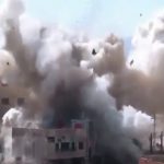 【衝撃映像】街が空爆される瞬間を撮影した映像、怖すぎる･･･。