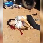 【閲覧注意】バイク事故の男性が身体をビクビク痙攣させる恐ろしい映像･･･。