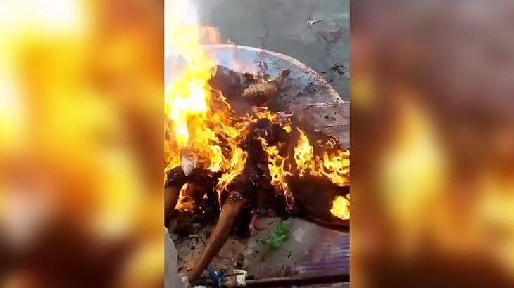 【閲覧注意】ブラジル刑務所内の暴動。斬首され燃やされるグロ動画。