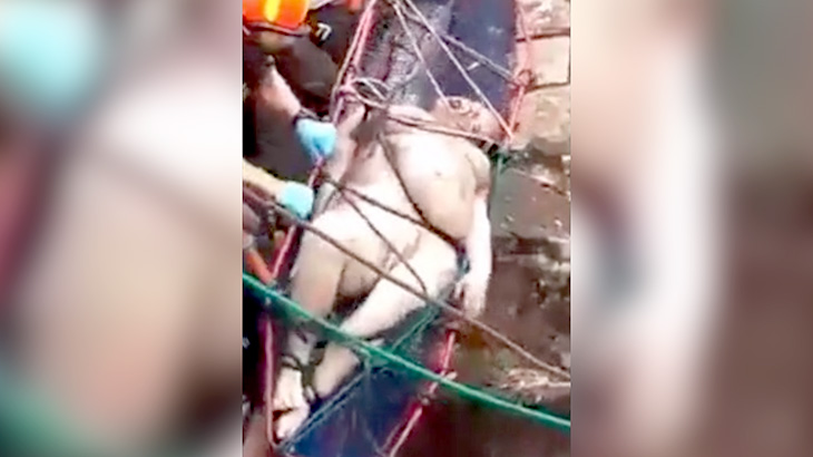 【閲覧注意】川から引き揚げられた女性の死体、身体パンパン･･･。