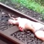 【閲覧注意】列車に轢かれた女性、怖すぎる姿になってしまったグロ動画･･･。