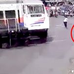 【衝撃?像】自殺のために踏切に飛び出して通過する列車に轢かれて死ん?男･･･。