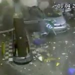 【衝撃映像】ガソリンスタンドで給油中の車、なぜか突然大爆発してしまう･･･。