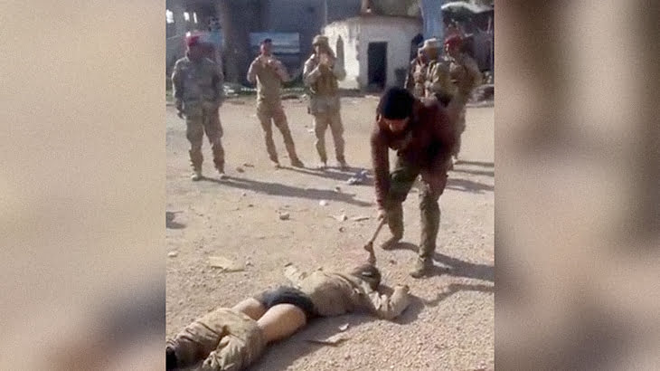 【閲覧注意】ISISの末路。斧で顔を破壊されるグロ動画。