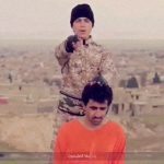 【閲覧注意】ISISの少年兵が捕虜の首を切断するグロ動画3本。